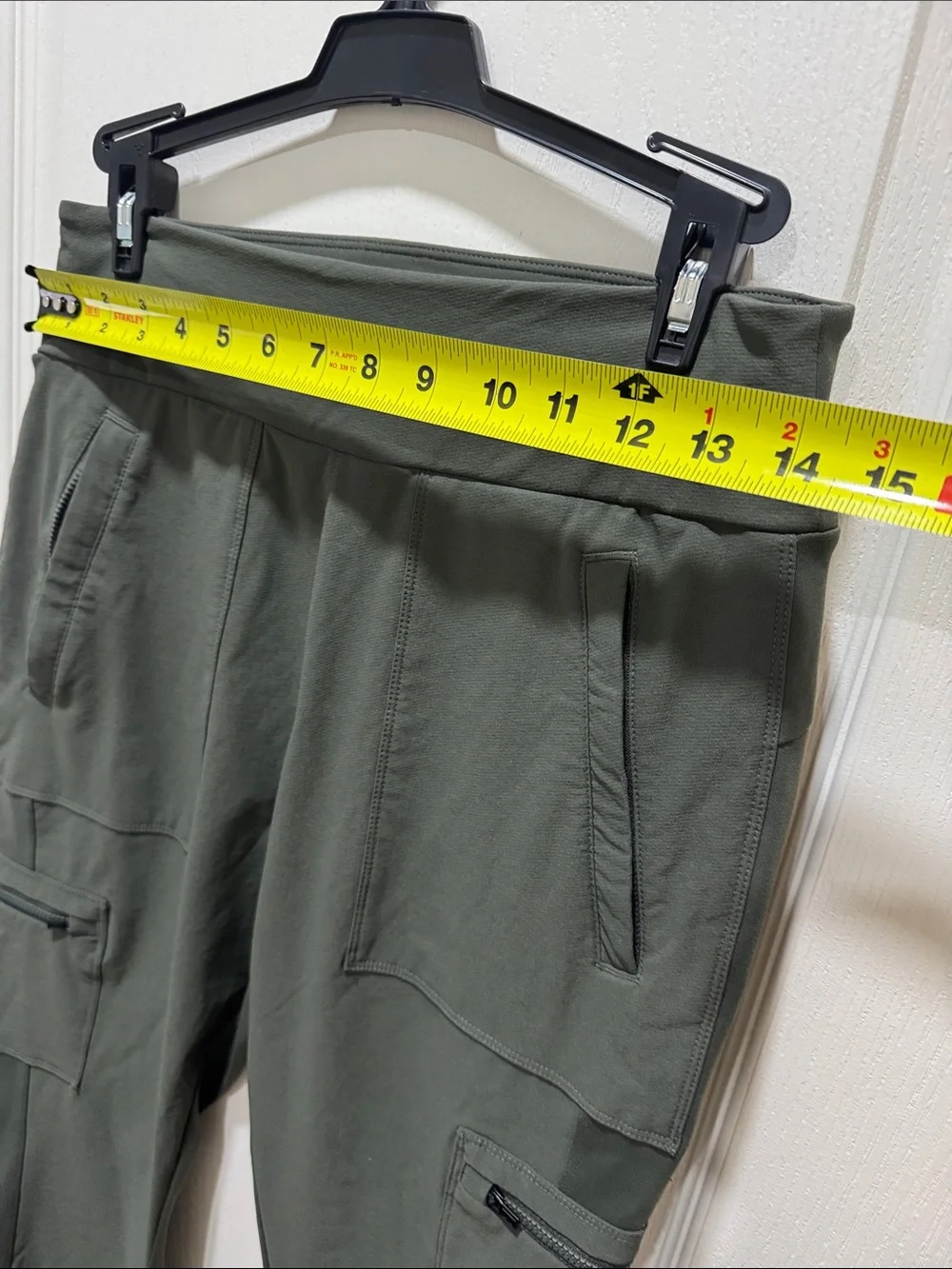 Athleta Headlands Hybrid Cargo Pants Olive Green Women’s Size 8 Travel